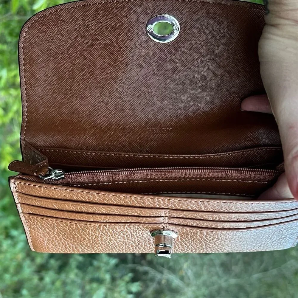 COACH VINTAGE Women's Brown Pebble Leather Turnlock Envelope Wallet AUTHENTIC - Picture 7 of 8